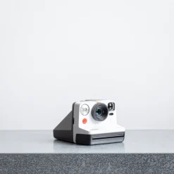 Appareil photo Polaroid Now - Noir & Blanc