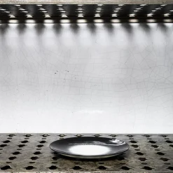 Assiette plate en porcelaine Ann Demeulemeester - Noir et blanc