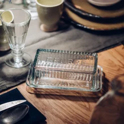 Beurrier en verre moulé