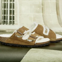 Birkenstock - Sandales Arizona en Fourrure - Marron