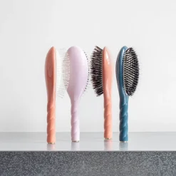 Brosse à cheveux N.01 L'UNIVERSELLE - Soin & Brillance - Corail