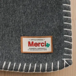 Couverture Merci - Gris
