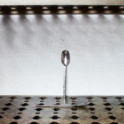 Cuillère en métal martelé - Stonewash - La Nouvelle Table