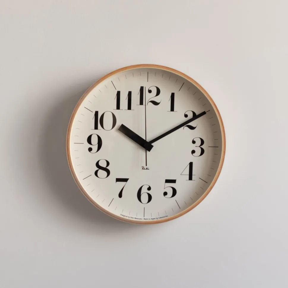 Horloge murale en contreplaqué Riki M