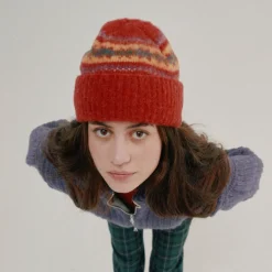 Howlin' - Bonnet Revenge of the Hat - Rouge