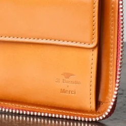 Il Bussetto x Merci - Portefeuille Bi-Fold Zip - Biscuit