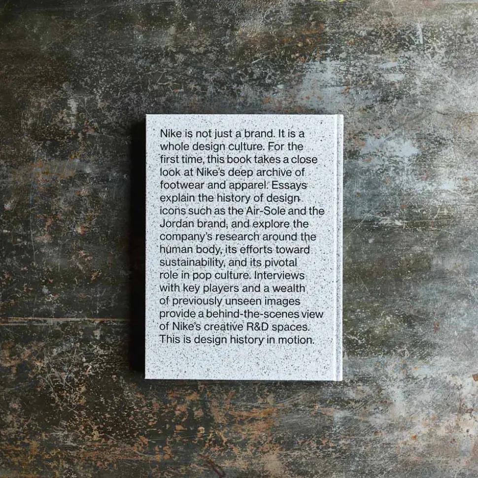 Livre - Nike: Form Follows Motion
