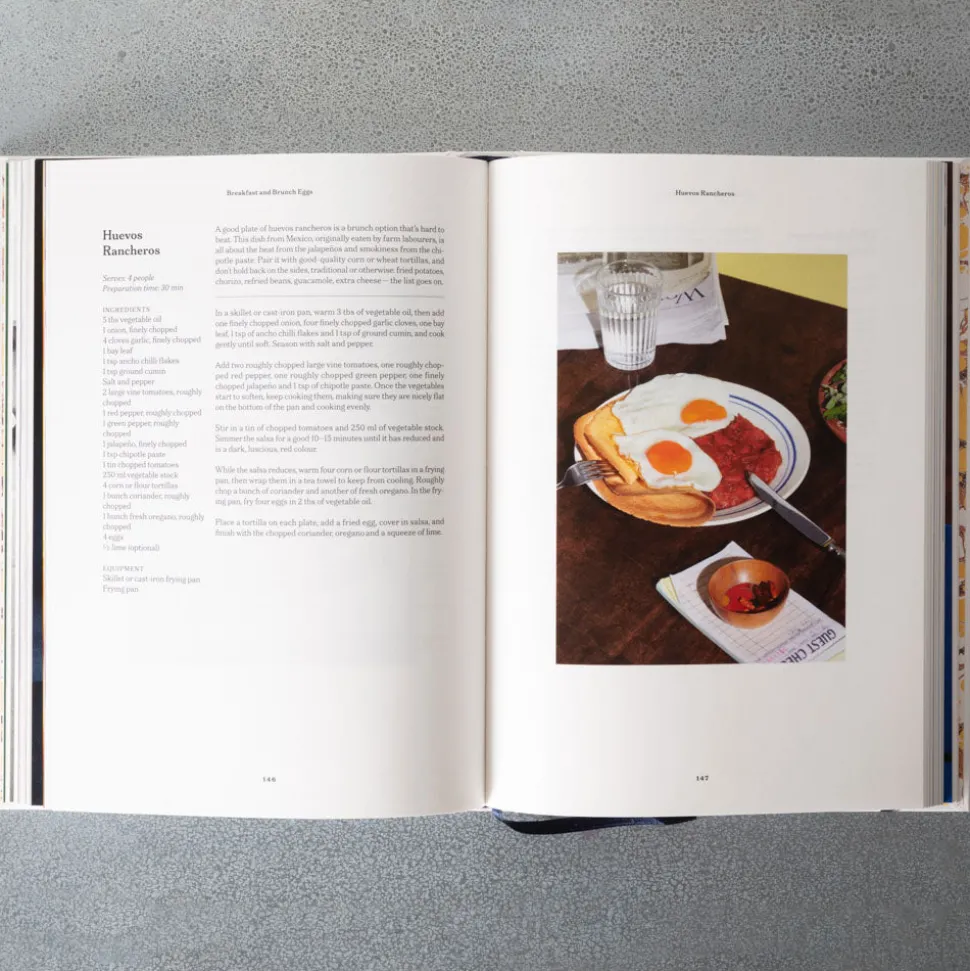 Livre - The Gourmand's Egg. A Collection of Stories & Recipes