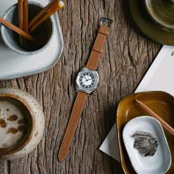 Montre - Merci Instruments Beaumarchais H02 x Hodinkee