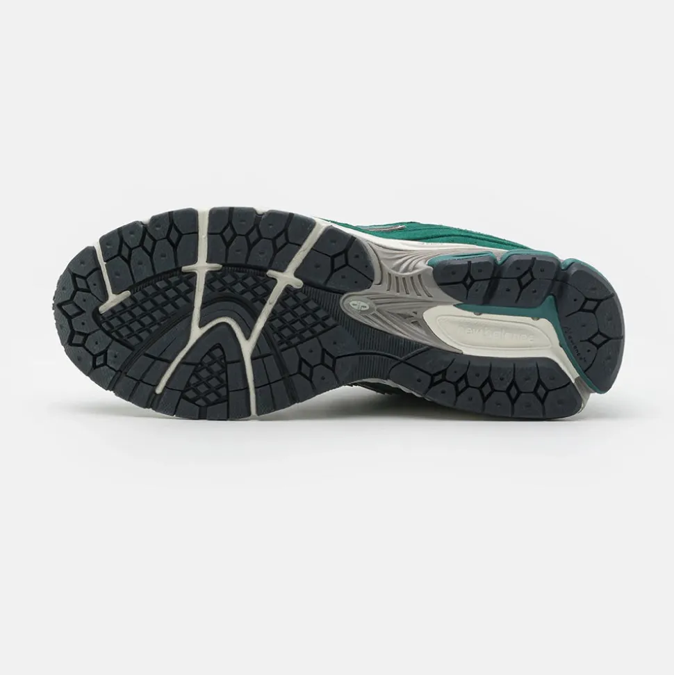 New Balance - Basket M2002RFK - Vert