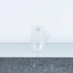 Petite tasse en verre à anse creuse - Transparent