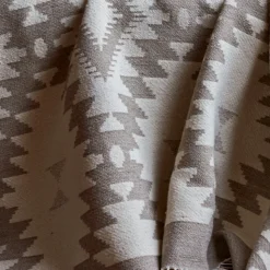 Plaid Kilim