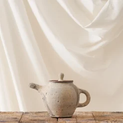 Théière en terre locale - Blanc gris