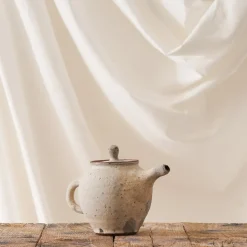Théière en terre locale - Blanc gris